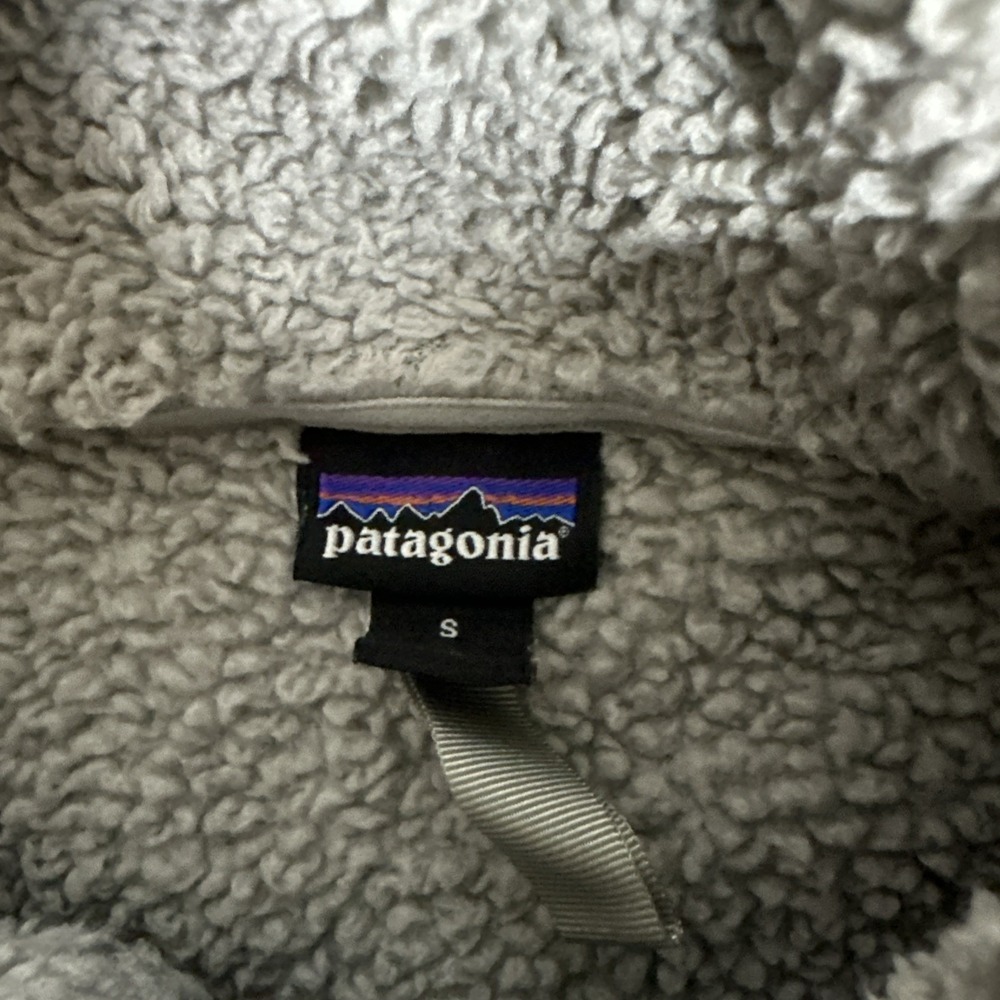 Women's Patagonia Small‎ Grey Teddy Fleece 1/2 Zip Pullover Sweatshirt - Picture 3 of 6